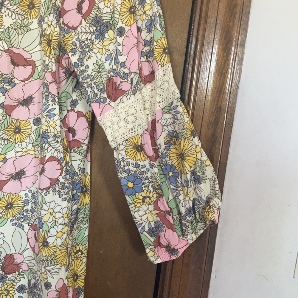 AGB floral print lightweight boho top with crochet detail size S - Picture 5 of 17